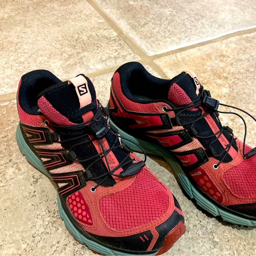 Solomon womens, size 8 hiking shoes. Worn 5 times.